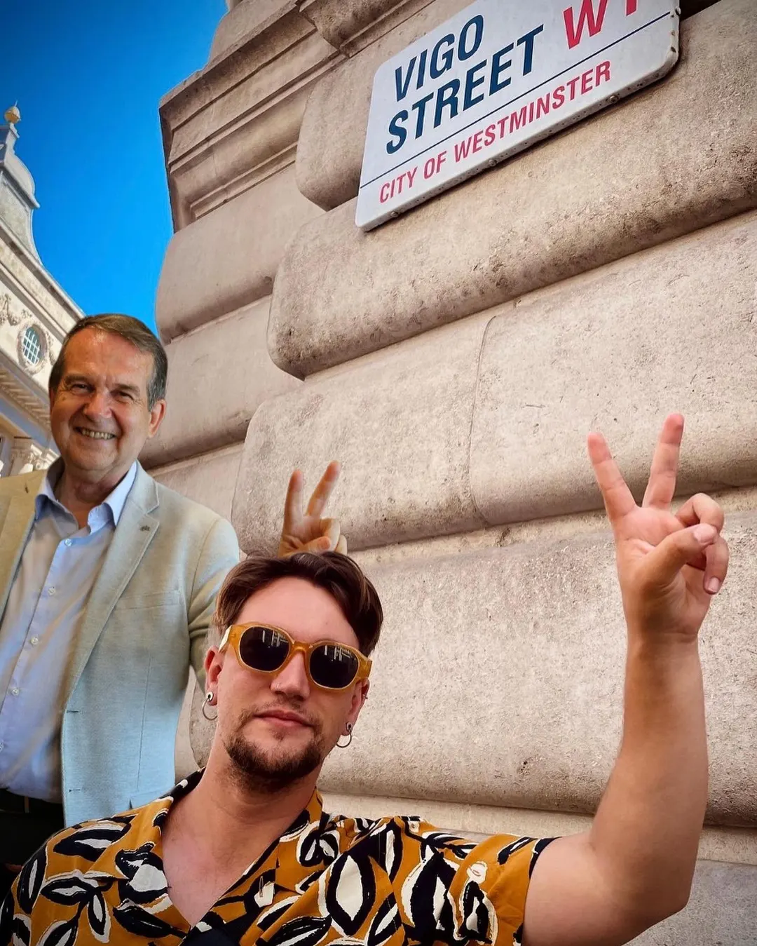 Cedecé en Londres, de vacaciones, antes de volver a la carga.